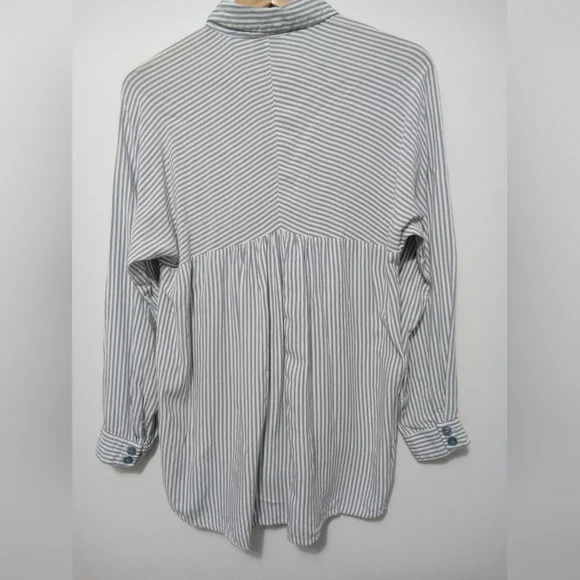 Bobeau Gray & White Vertical Stripe Button-Down Blouse Shirt Size L - Picture 5 of 10